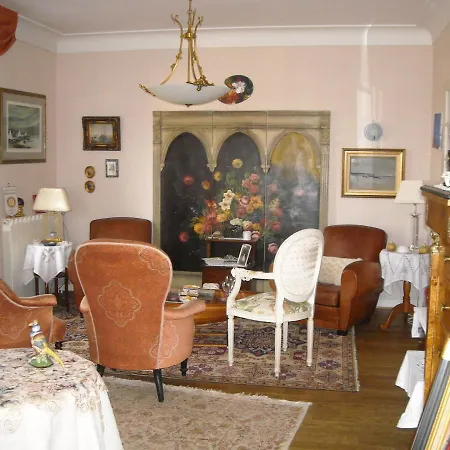 Maison de retraite Couette-café *